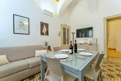 LA CORTE alloggio signorile nel cuore di Novara — 4-Star Luxury Hotel in Novara, Italy