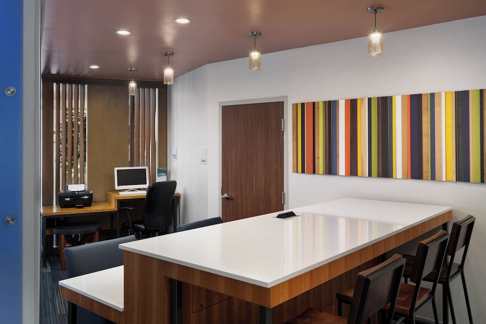Holiday Inn Express & Suites Brunswick by IHG - photo 20