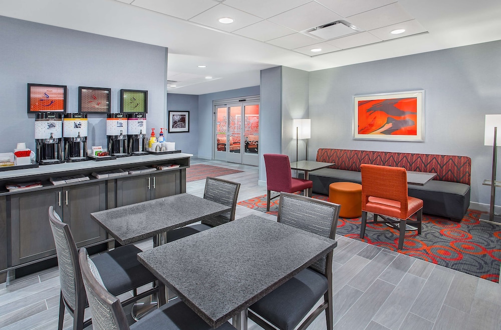 Hampton Inn Vincennes - photo 29
