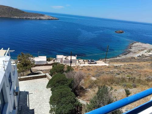 Smaragda’s Studio in Kythnos, Greece