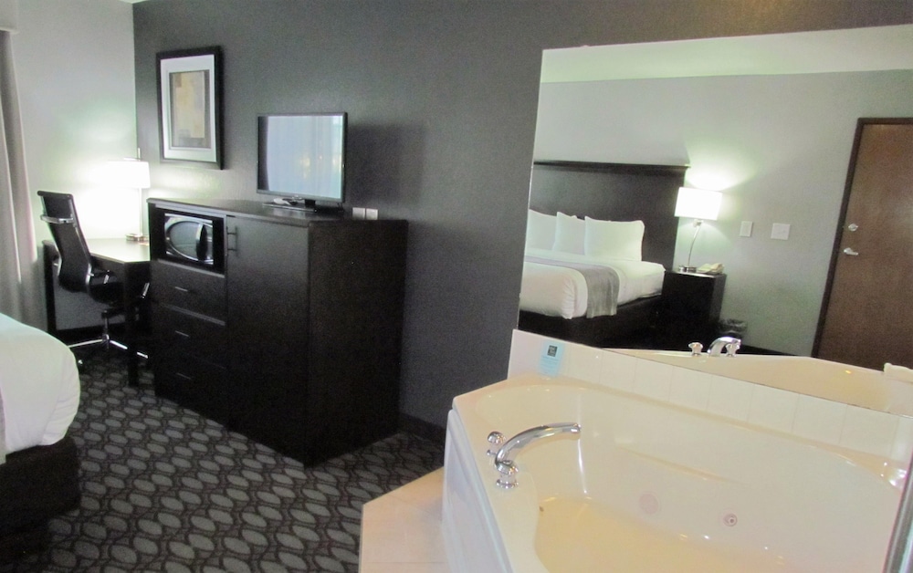 Oak Hill Inn & Suites - photo 49