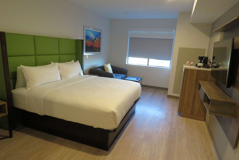 Wyndham Garden College Station - photo 7