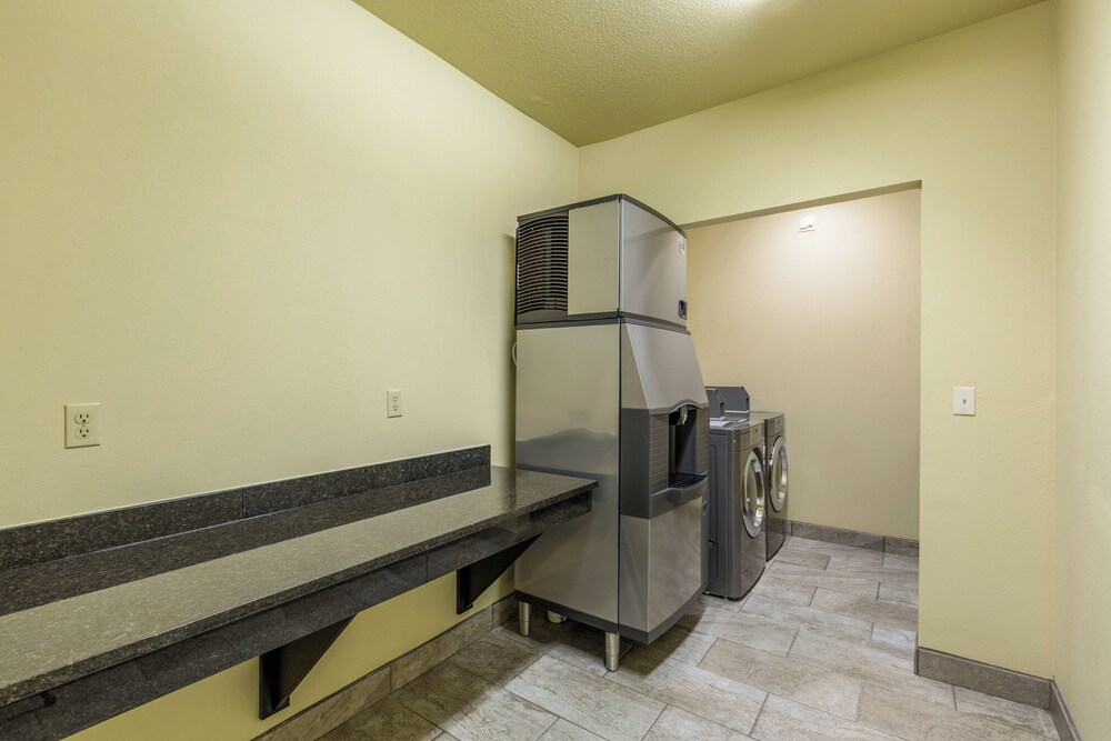 Cobblestone Inn & Suites Merrill - photo 36