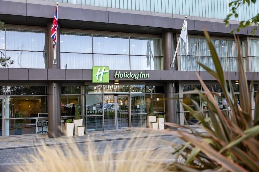 Holiday Inn Manchester Media City UK by IHG - carbon neutral hotel in Salford