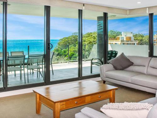 Strand Beachside 802 — 4-Star Luxury Hotel in Forster, Australia