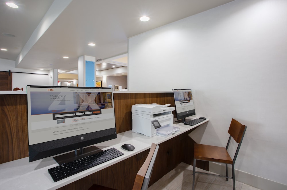 Holiday Inn Express Hotel & Suites Lewisburg by IHG - photo 24