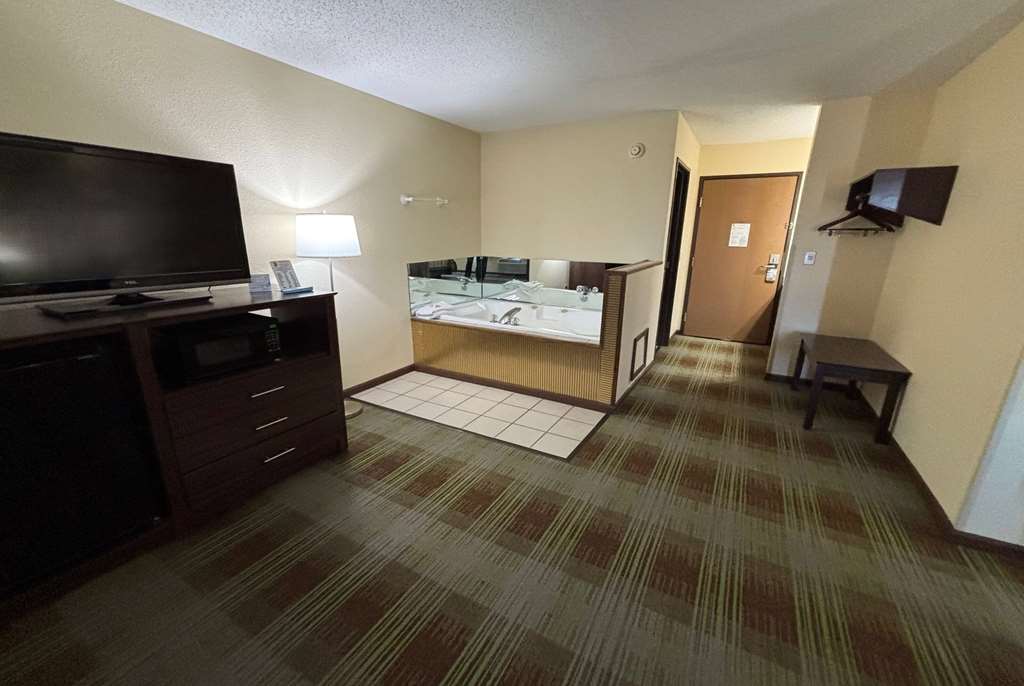 Super 8 by Wyndham Lincoln - photo 10