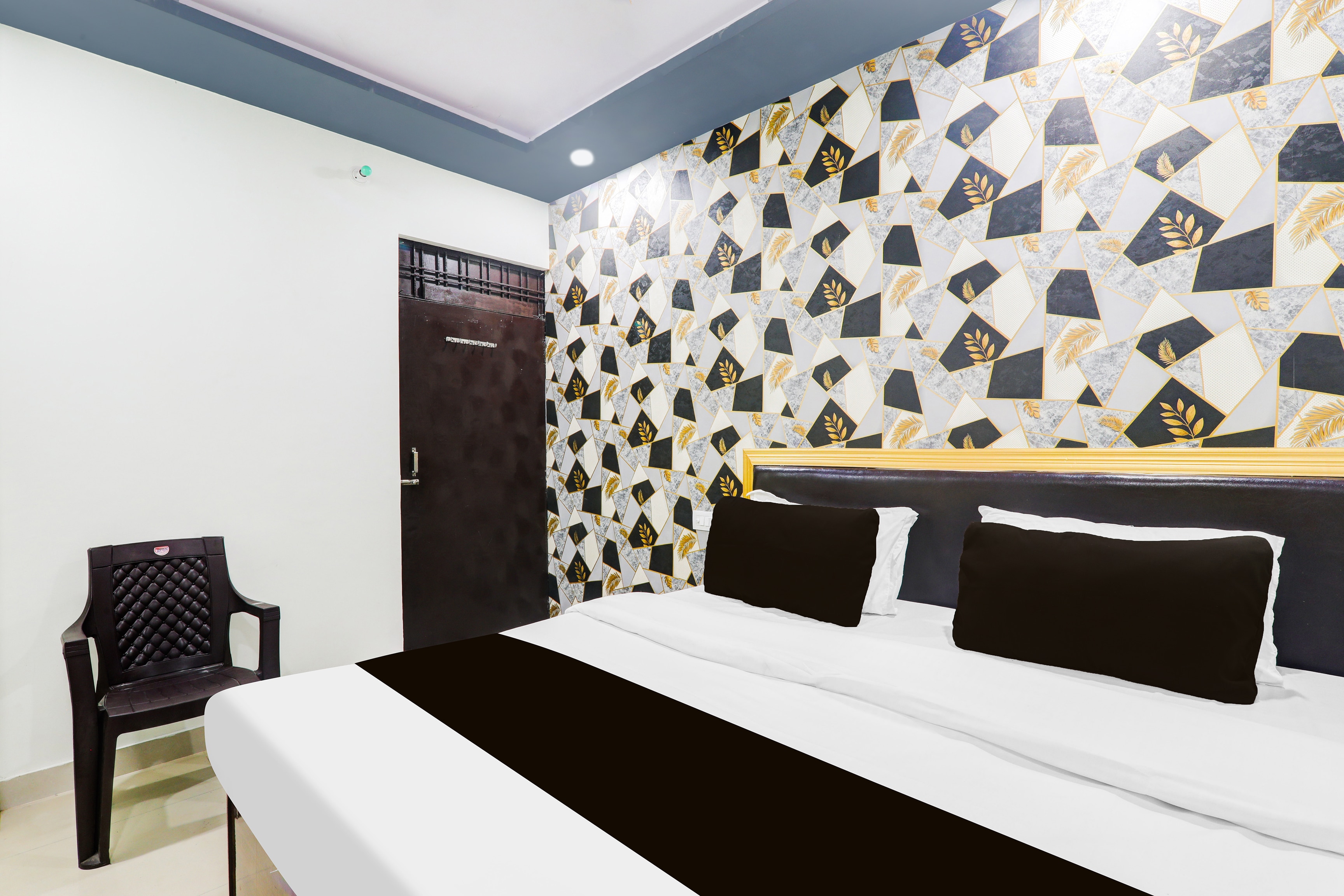 Super Hotel O Shubh Inn Hotel — 4-Star Luxury Hotel in Lucknow, India