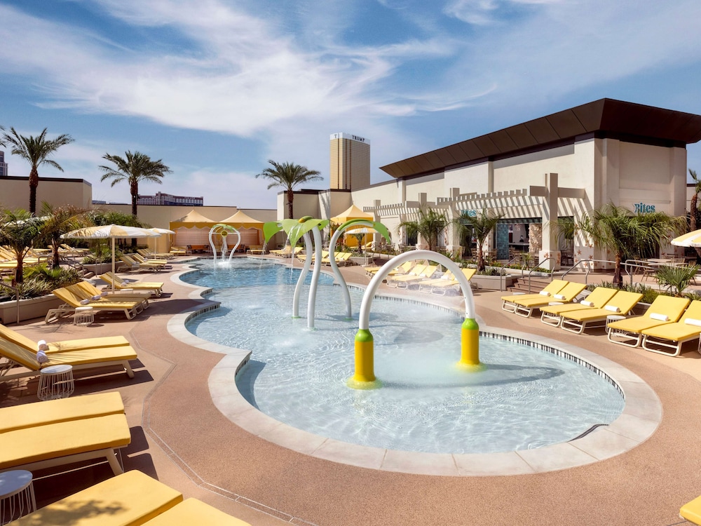 Las Vegas Hilton at Resorts World - photo 19
