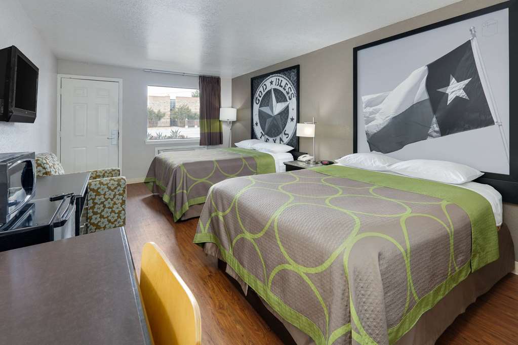 Super 8 by Wyndham San Antonio Pearl District Downtown - photo 8