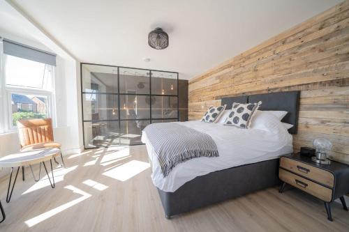 1 Ashbrook Windmill — 4-Star Luxury Hotel in Oxford, United Kingdom