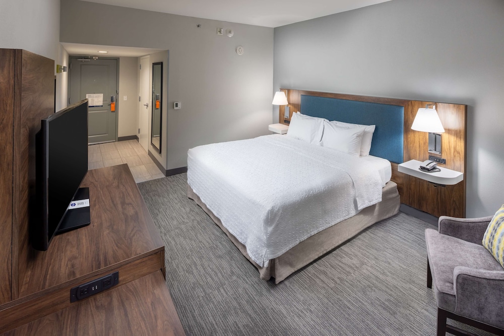Hampton Inn Asheville Tunnel Rd. - photo 7