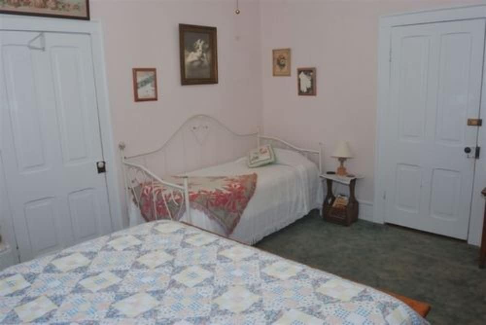 Carrier Houses B&B - photo 6