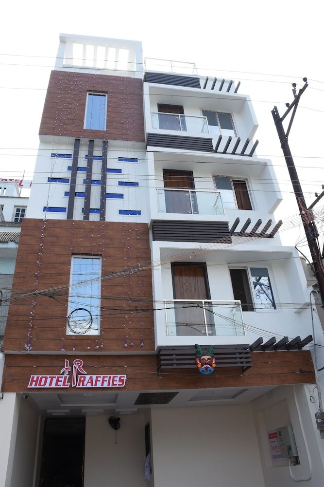 Hotel Raffies in Kumbakonam, India