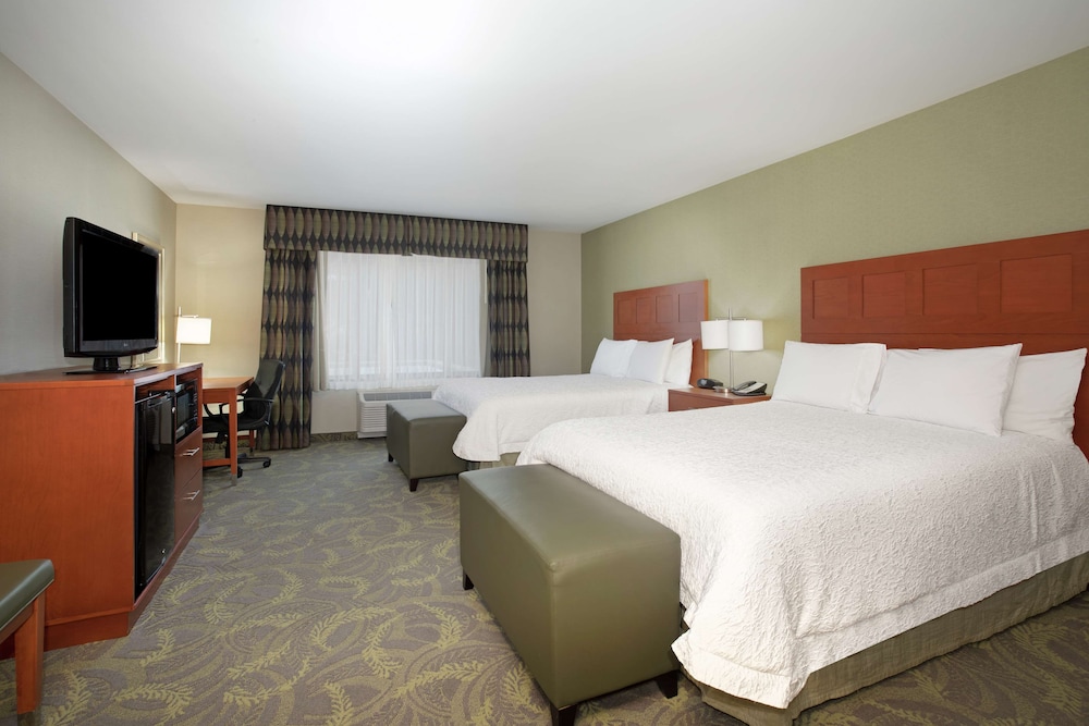 Hampton Inn and Suites Astoria - photo 48