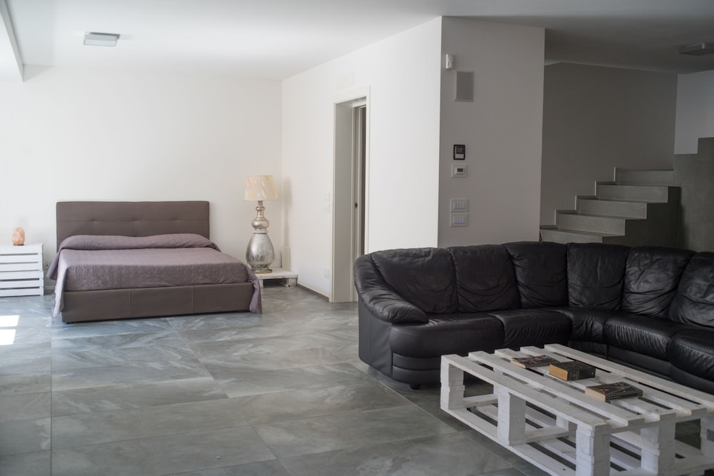 Relais Officina del Tempo — 4-Star Luxury Hotel in Paese, Italy