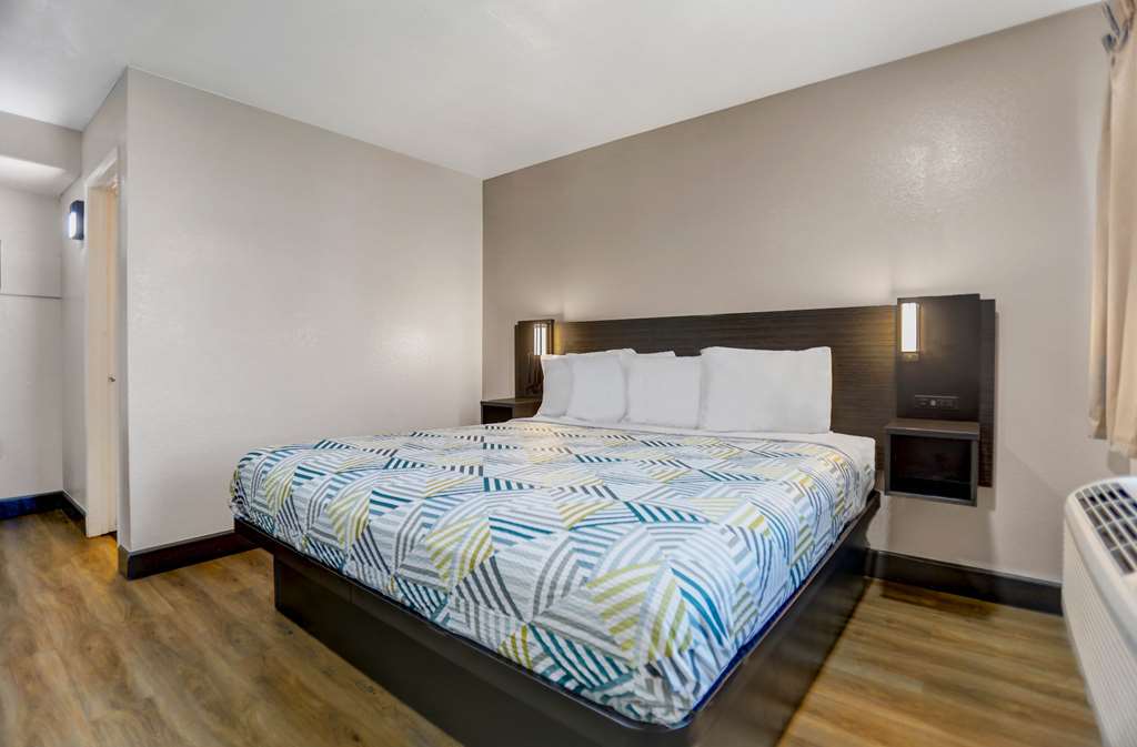 Motel6 San Bernardino CA North - photo 12