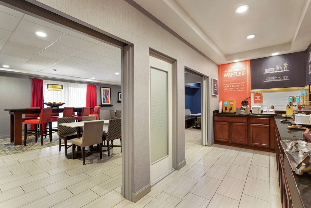 Hampton Inn Kansas City Blue Springs - photo 33