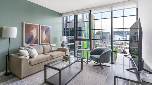 The Juliet V Vibe 8700 — 4-Star Luxury Hotel in Miami, United States