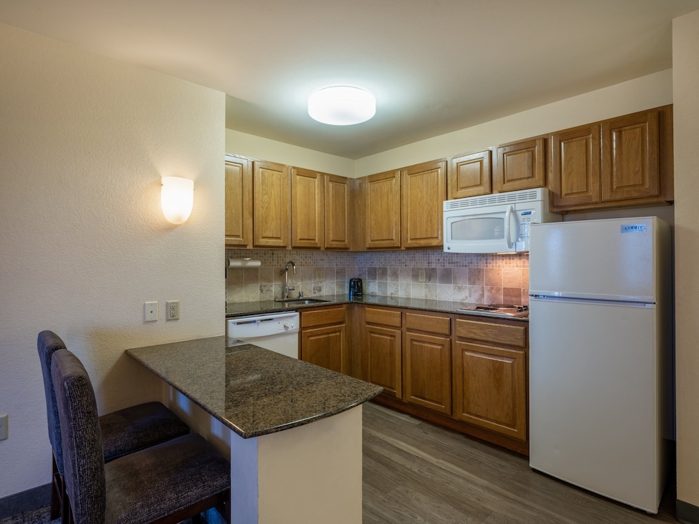 Staybridge Suites Milwaukee Airport South by IHG - photo 22