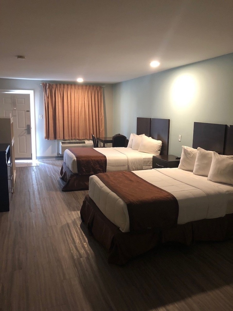Cypress Inn - carbon neutral hotel in Luling