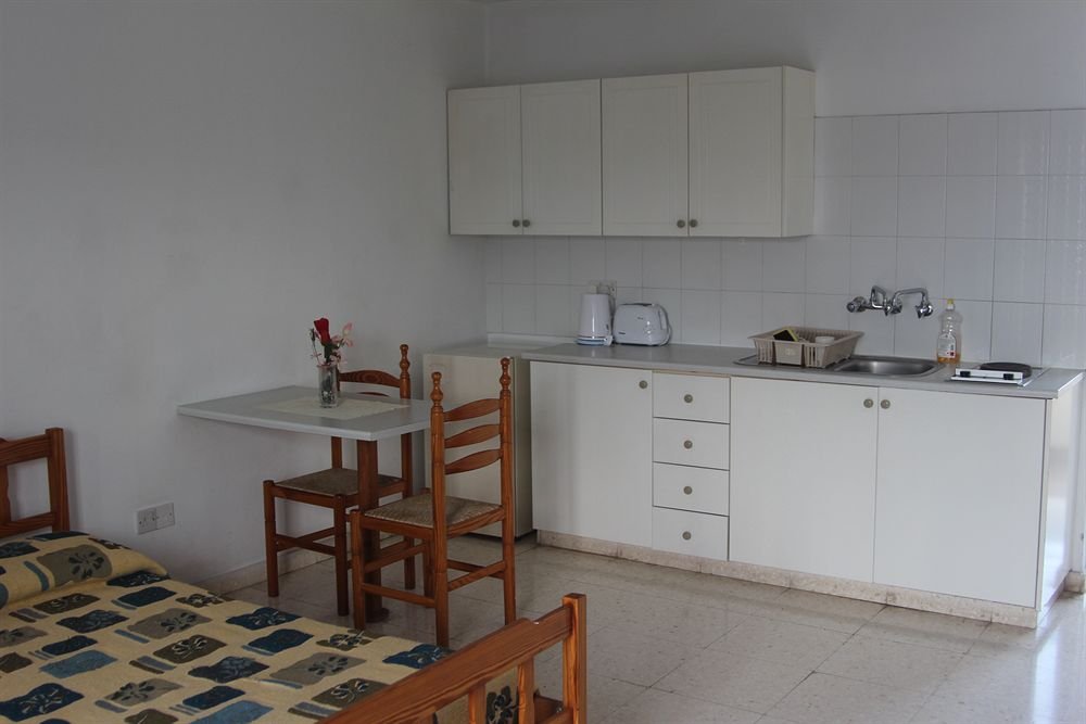 Lefki Tree Tourist Apartments