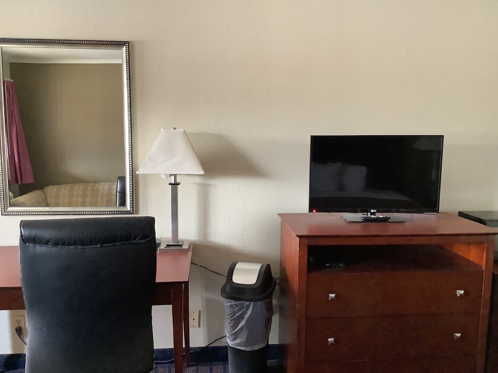 Silver Spur Vintage Inn & Suites - photo 38