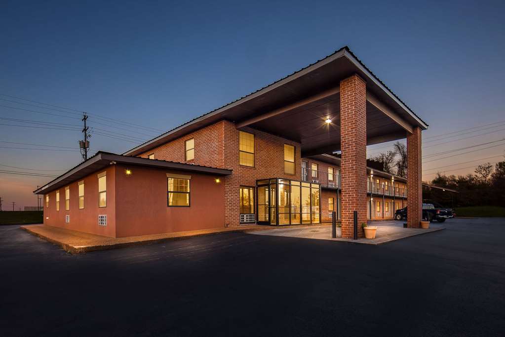 Days Inn by Wyndham Brownsville - photo 4