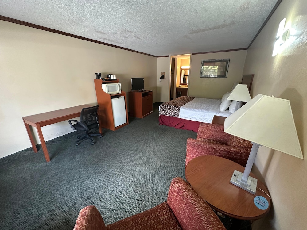 Hotel Red Rose by Townhouse Covington I 64 - photo 20