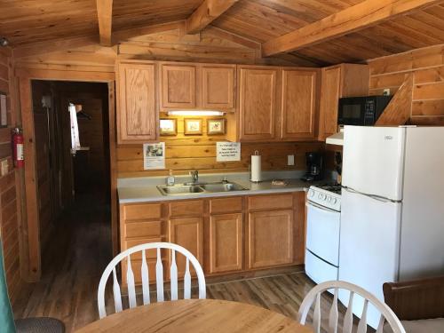 Grandview Cabins & RV Resort - photo 5