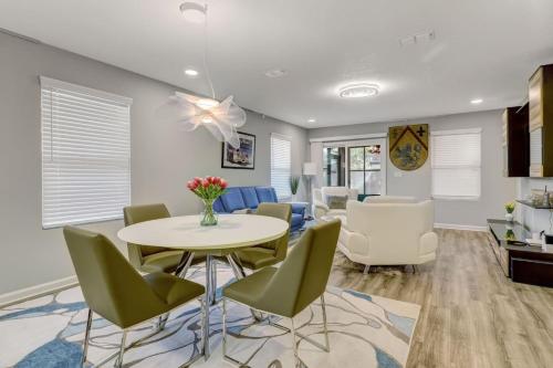 Sapphire Echo for 6 in Jacksonville, United States