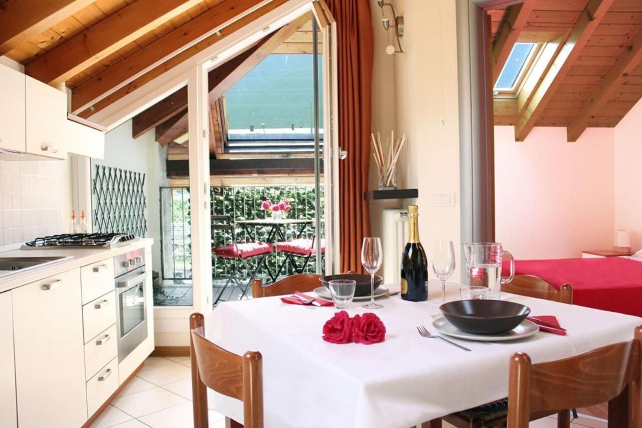 Il Cortile Apartment — 4-Star Luxury Hotel in Colico Piano, Italy