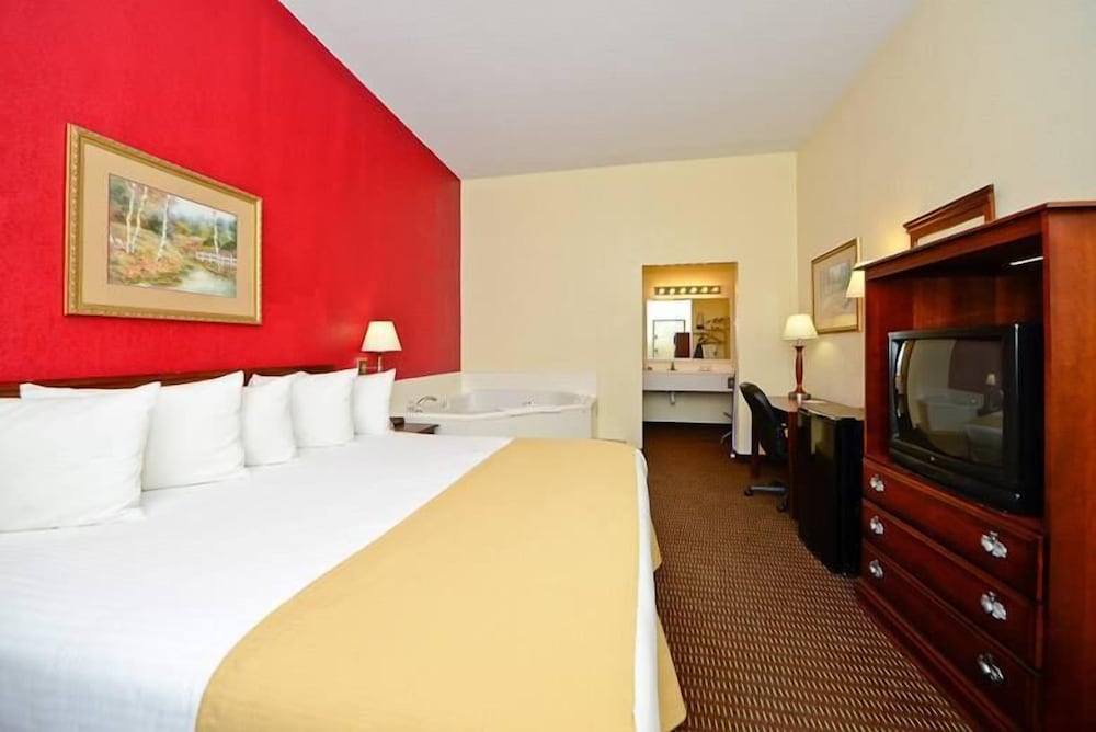 Manchester Heritage Inn And Suites - photo 9