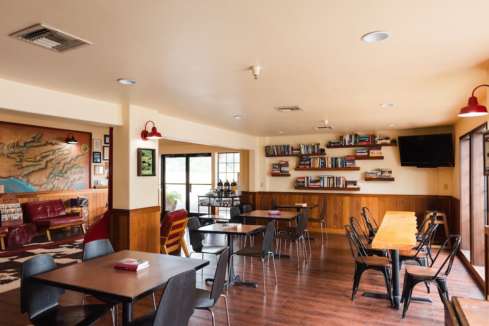 The Redwood Riverwalk A Boutique Hotel - photo 5