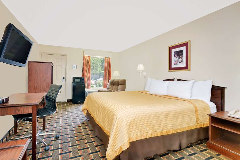 Days Inn by Wyndham Spartanburg - photo 14