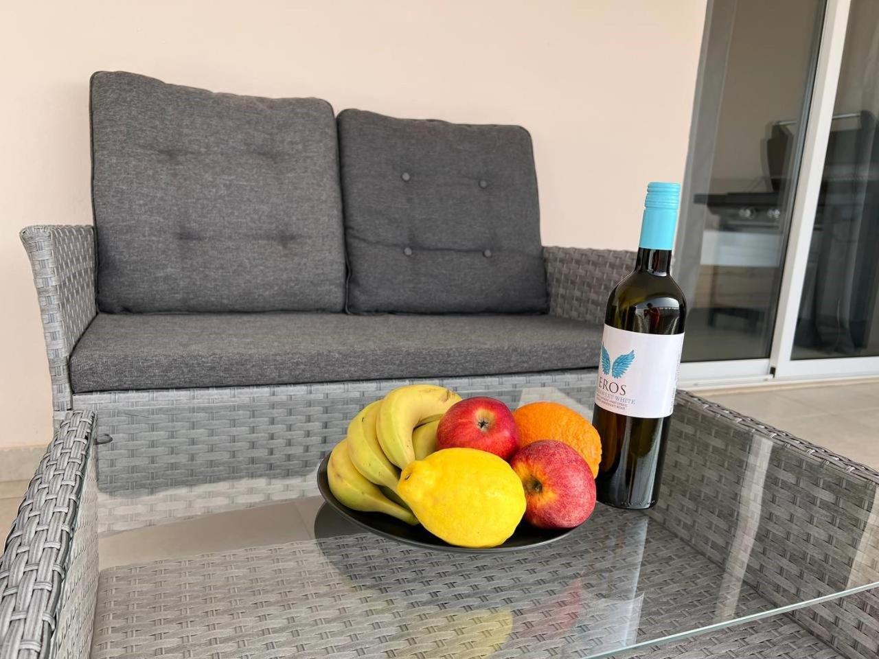 Greek Harmony Apartment