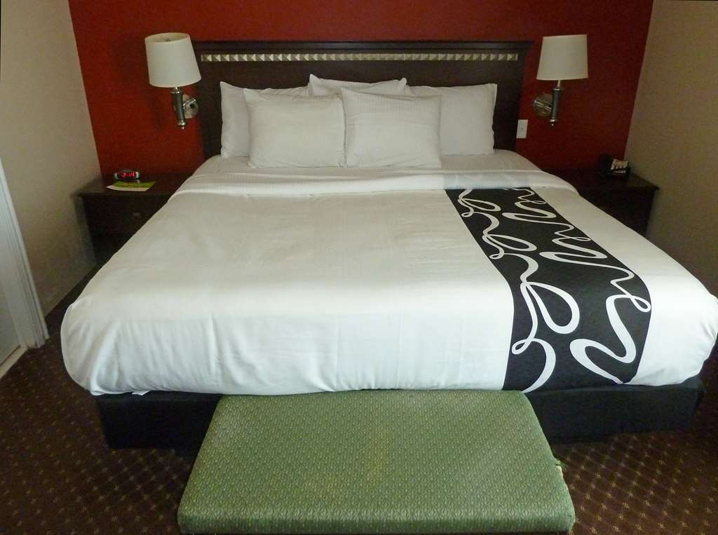 Americas Best Value Inn & Suites Gun Barrel City - photo 22