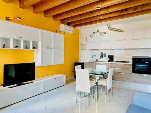 Appartamento Donà — 4-Star Luxury Hotel in Rovigo, Italy