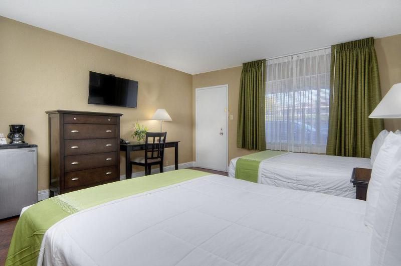 Mariani's Inn - photo 11