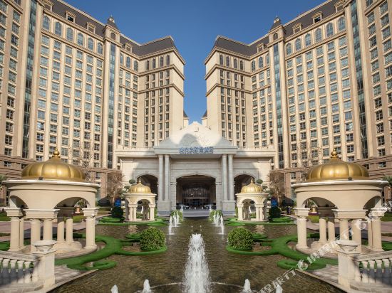 Castle Hotel Ocean Flower Island in Nada, People's Republic of China