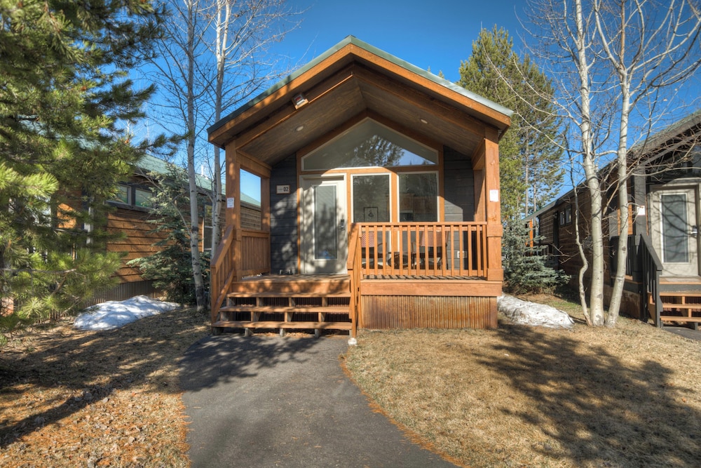 Explorer Cabins At Yellowstone - photo 71