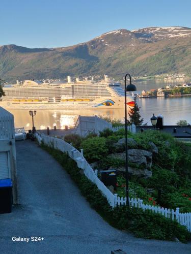 APARTAMENT Duże mieszkanie W centrum Ålesund — 4-Star Luxury Hotel in Alesund, Norway
