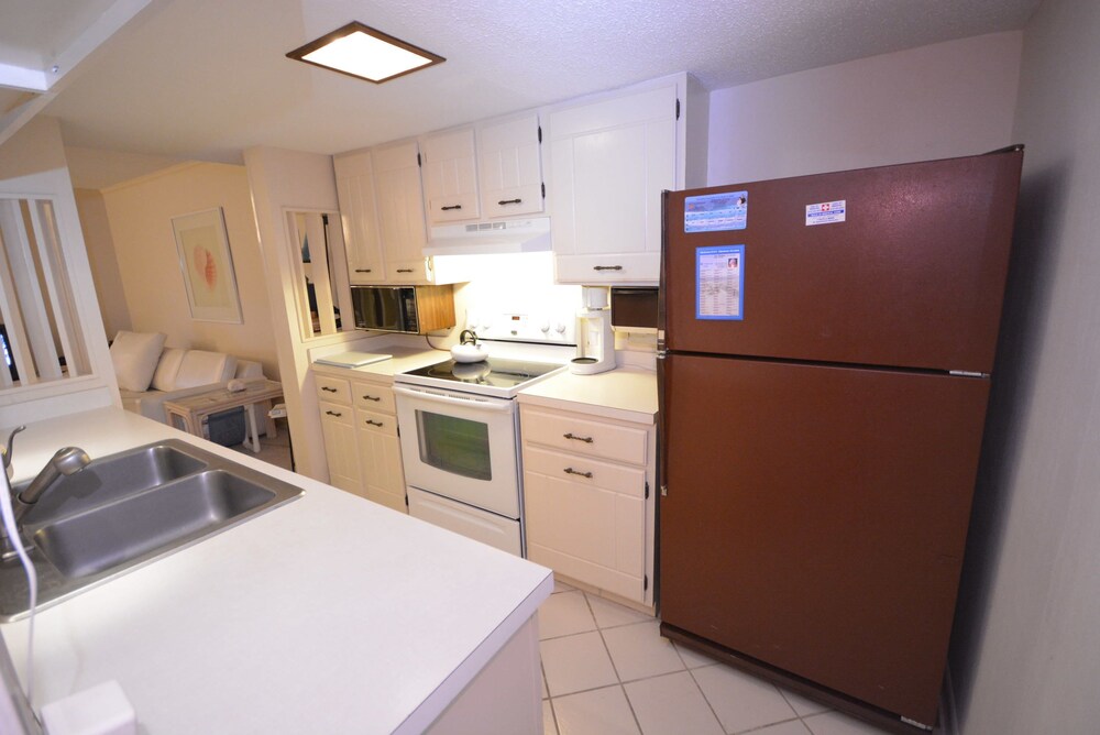 Covington Towers 103 2 Br Condo - photo 8