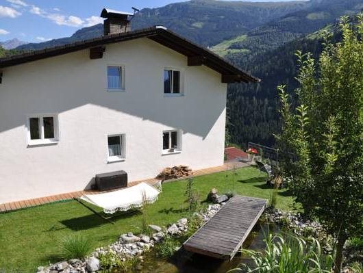 Boutique Apartment Sonnenhang incl SPA AREA — 4-Star Luxury Hotel in Fliess, Austria