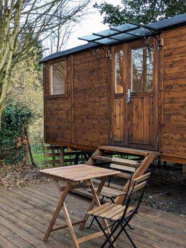 Roulotte Avec Terrasse a Montreuil in Montreuil, France