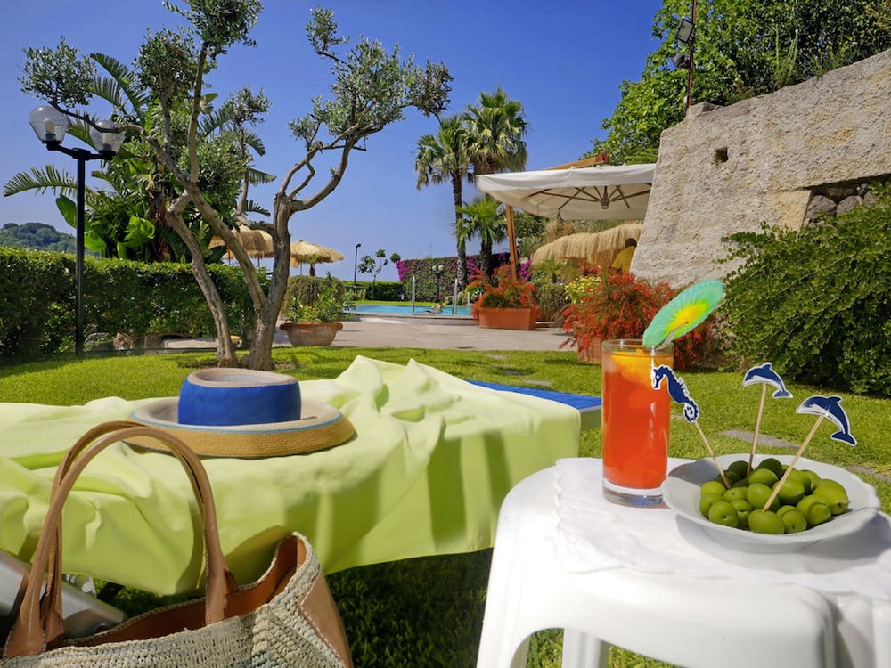 La Luna — hotel in Barano D'ischia