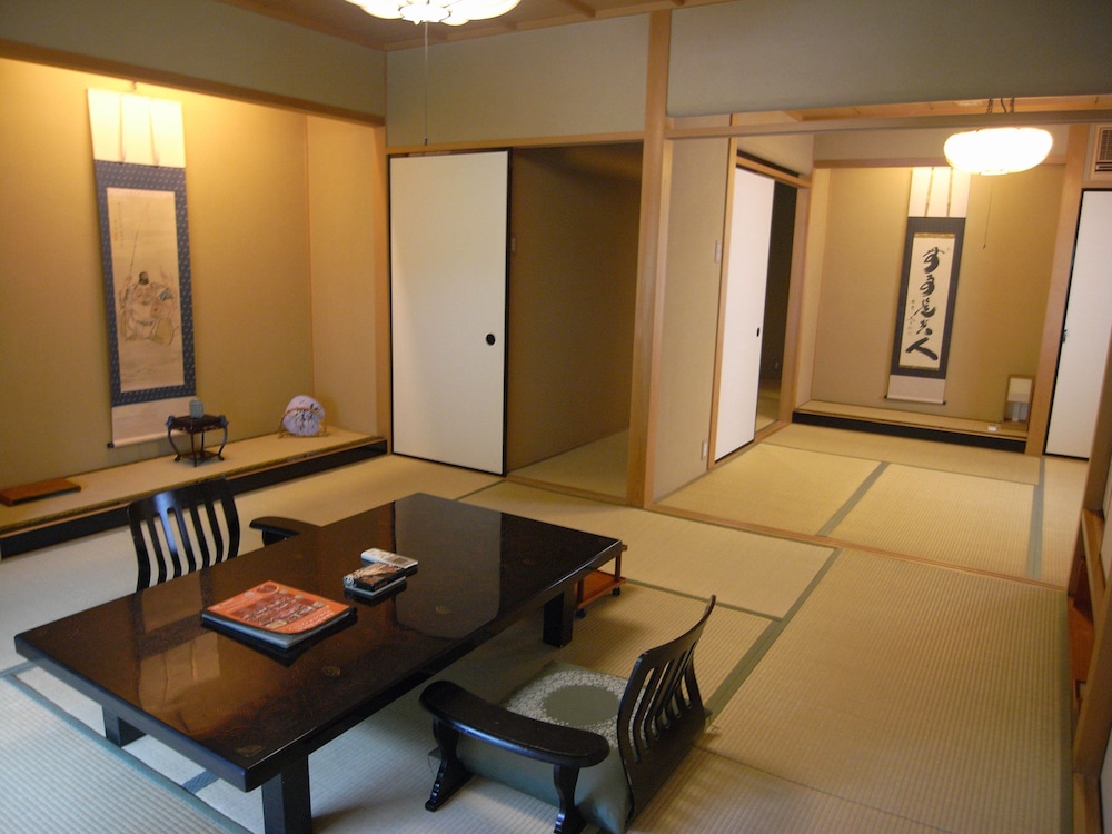 Kawakamiya Kasuitei — Gero