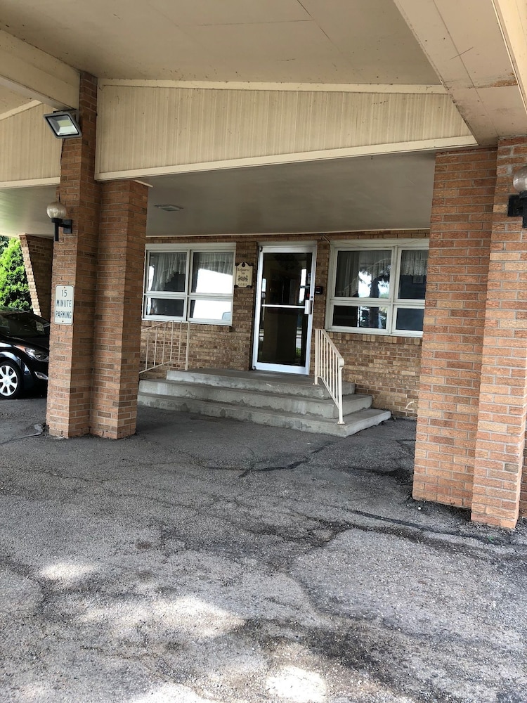 Valued Stay Sun Prairie - photo 6