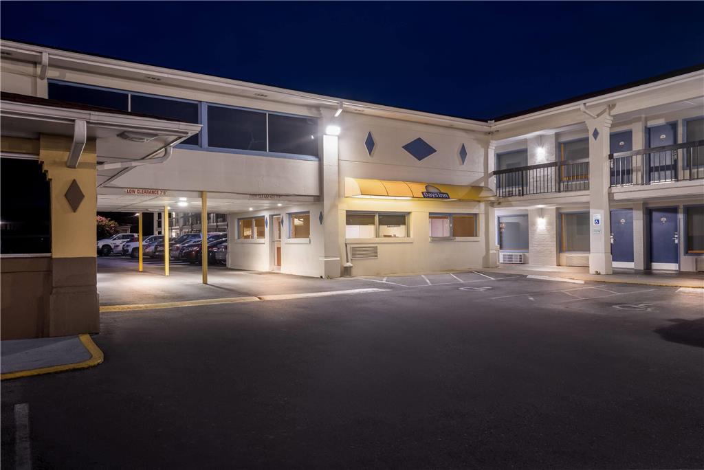Days Inn by Wyndham Jacksonville NC - photo 5