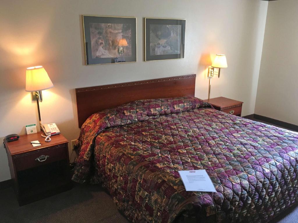 Country Hearth Inn & Suites Willard - photo 19